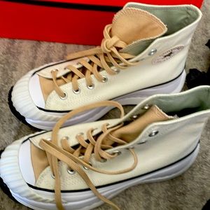 Brand new unisex converse high top